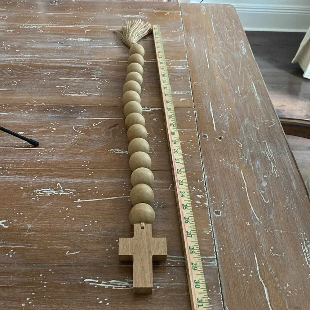WOOD GARLAND BEADED HOME DECOR WITH CROSS‎